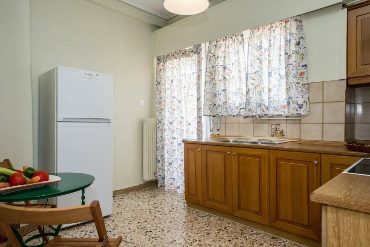 The Ideal Locale - A Sleek And Illuminated Space Καλαμάτα Εξωτερικό φωτογραφία