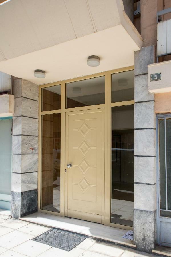 The Ideal Locale - A Sleek And Illuminated Space Καλαμάτα Εξωτερικό φωτογραφία
